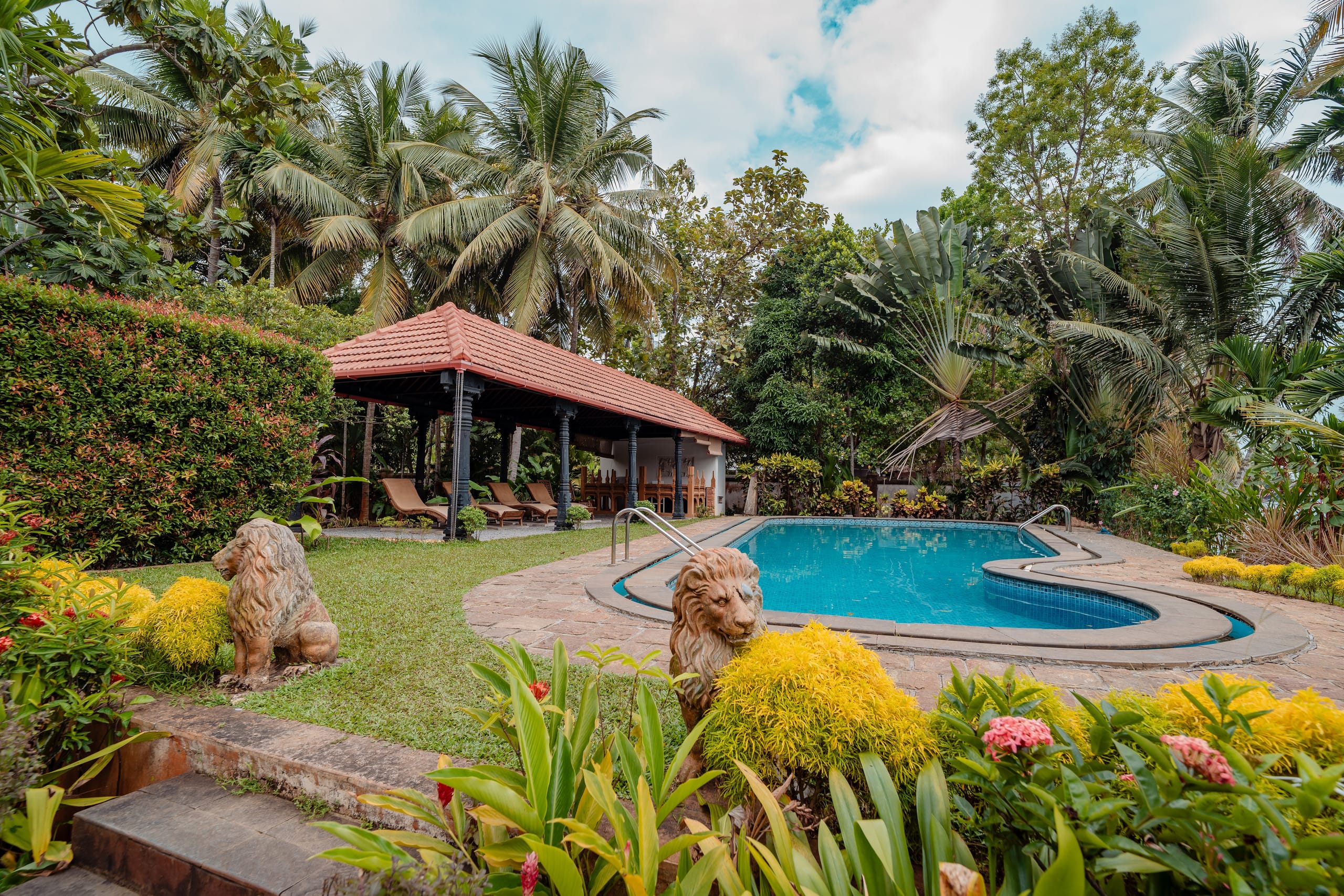 Madilina Heritage Villa | Riverside Pool Villa