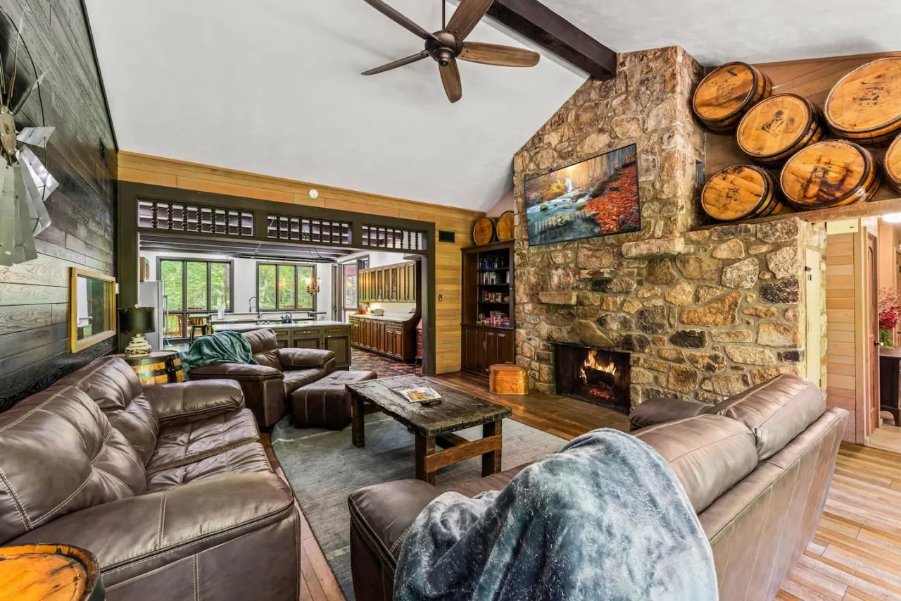 Bourbon Hollow Lodge ~ Grand Secluded Lodge with Heated Pool & Game Room — foto 4