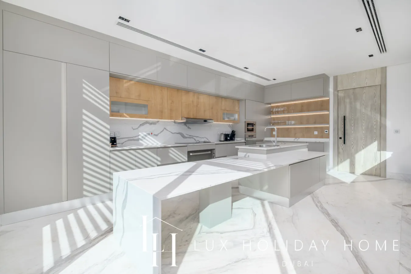 LUX The Custom Palm Island Mansion 3 20