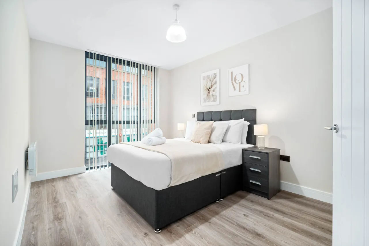 Stylish 2 Bed Apartment - Smart TV - WIFI - Jewellery Quarter 9