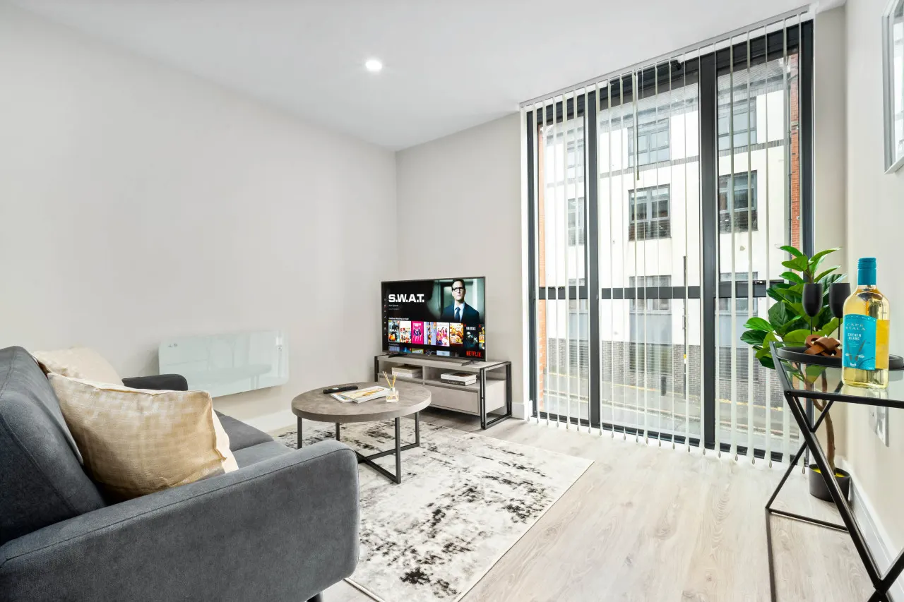 Stylish 2 Bed Apartment - Smart TV - WIFI - Jewellery Quarter 11