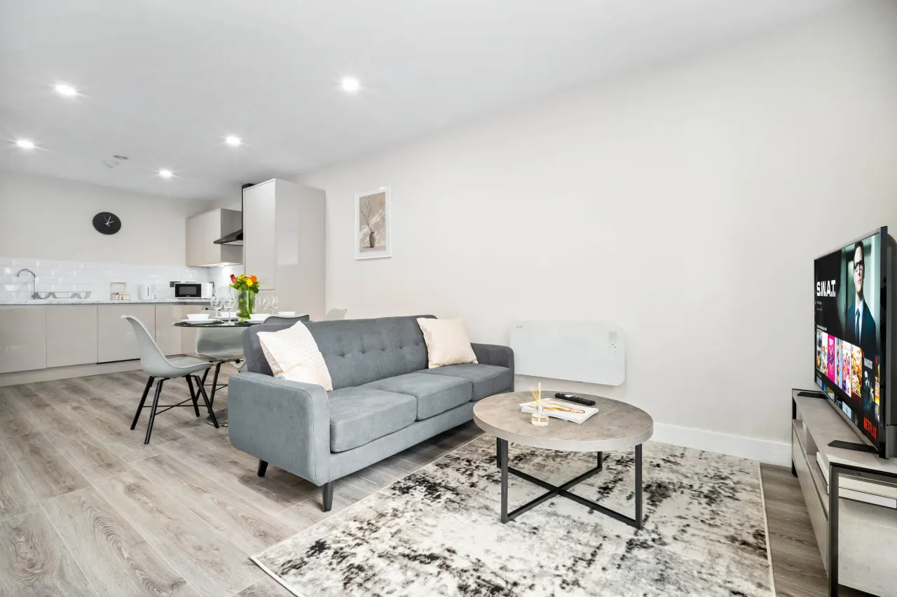 Stylish 2 Bed Apartment - Smart TV - WIFI - Jewellery Quarter 13