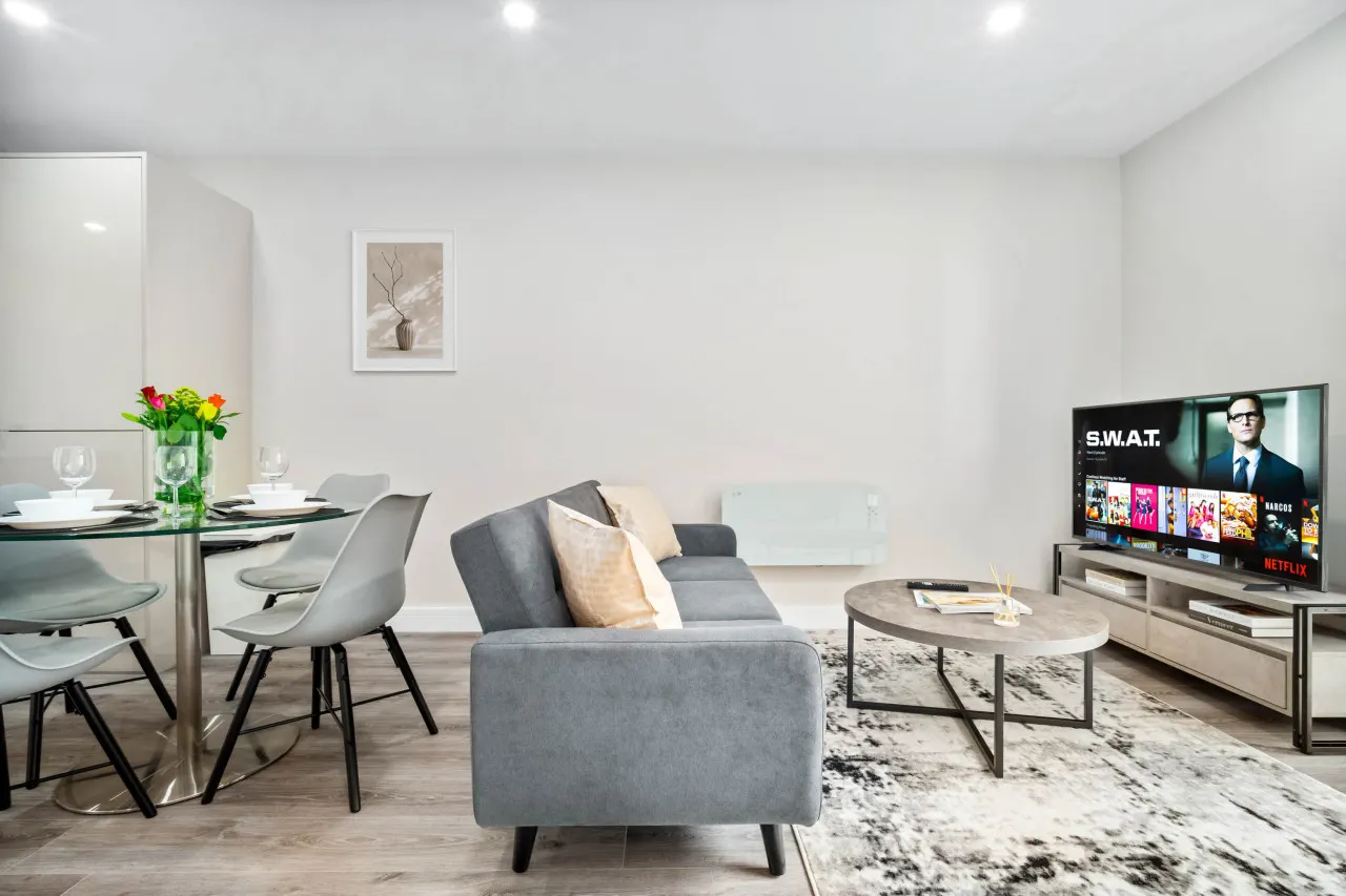 Stylish 2 Bed Apartment - Smart TV - WIFI - Jewellery Quarter 14
