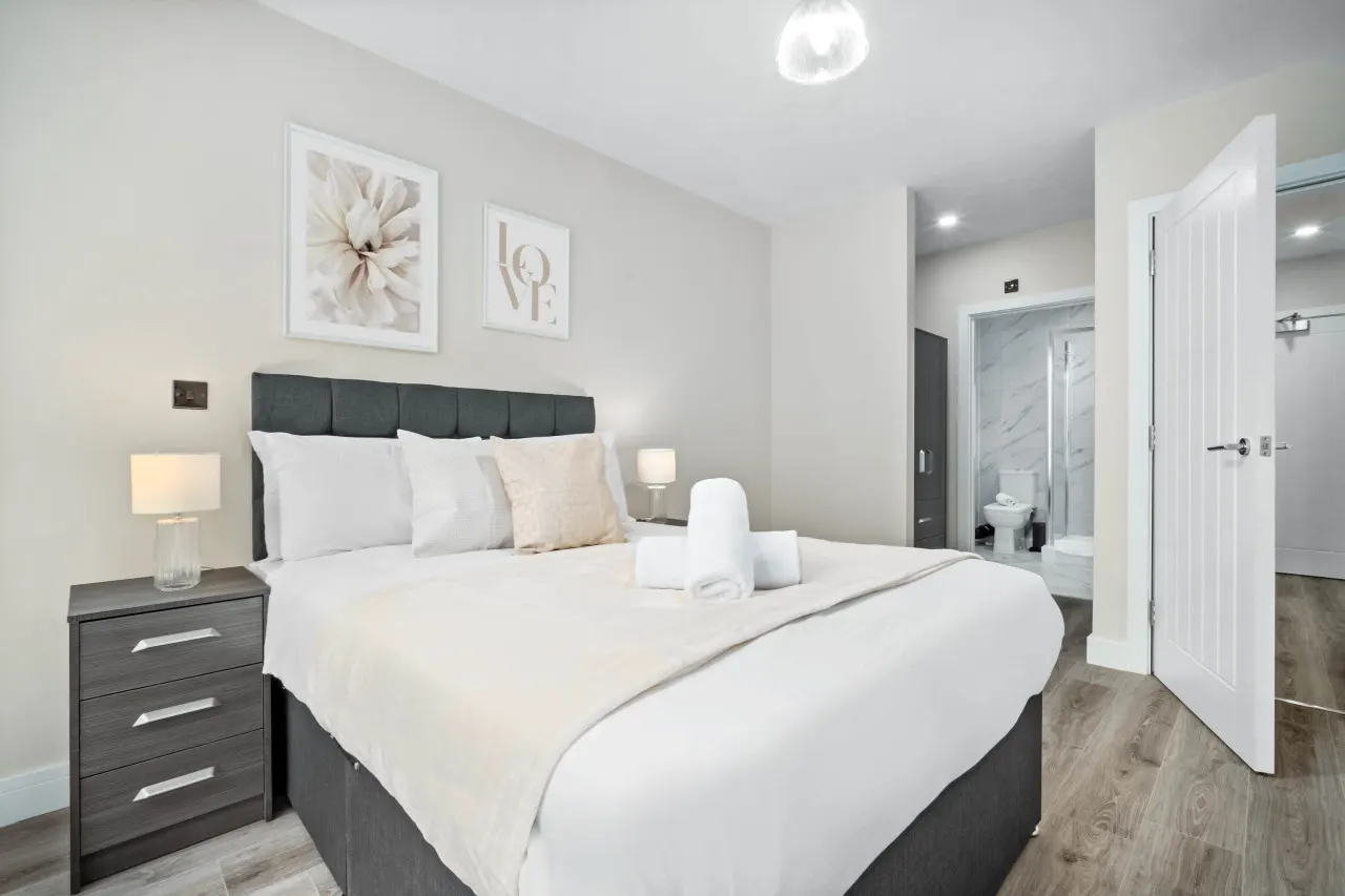 Stylish 2 Bed Apartment - Smart TV - WIFI - Jewellery Quarter 16