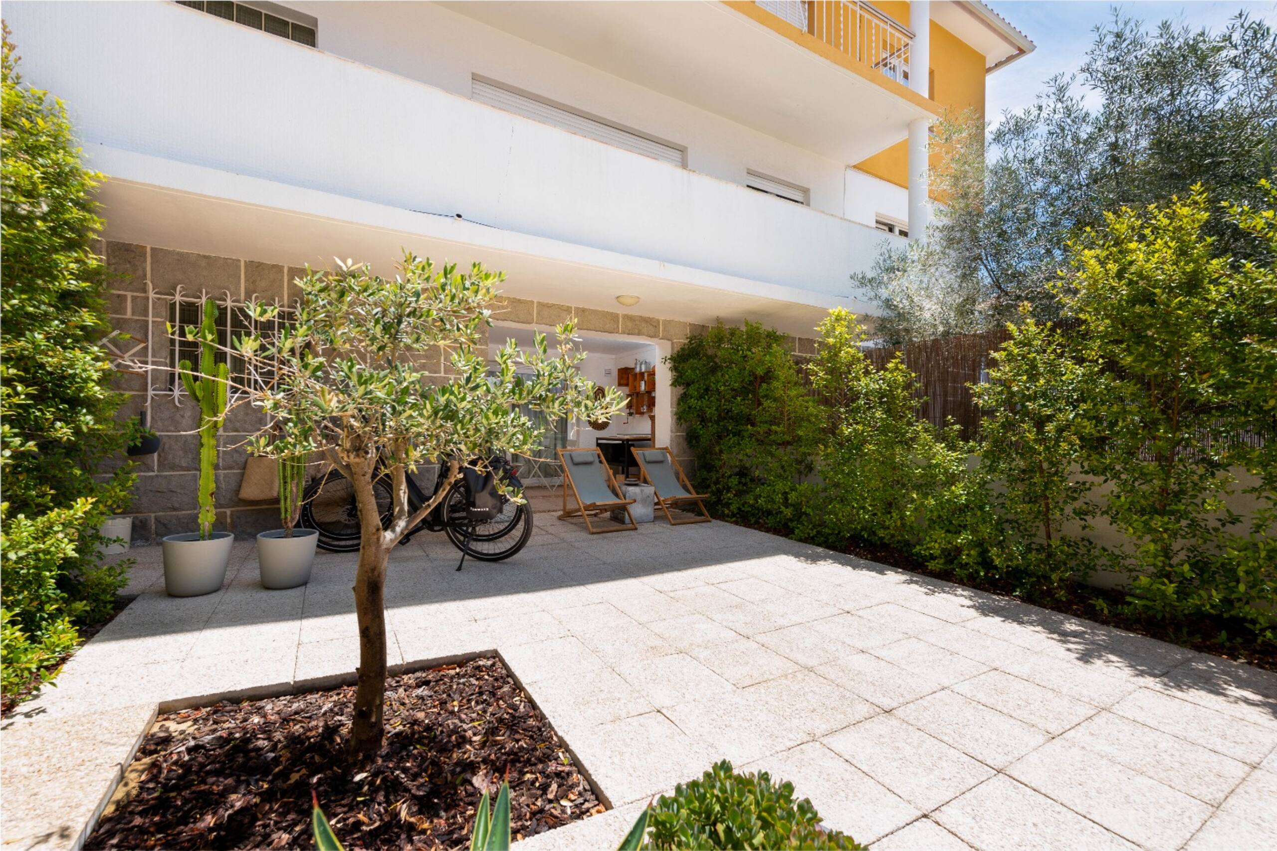 The 98 Place Carcavelos 17