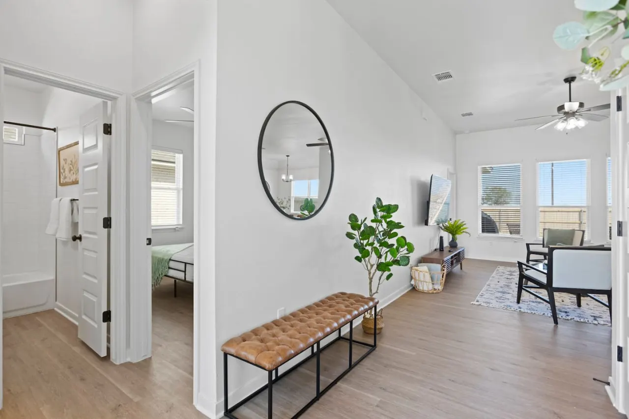 Delta House @ Crossroads Park — photo 5