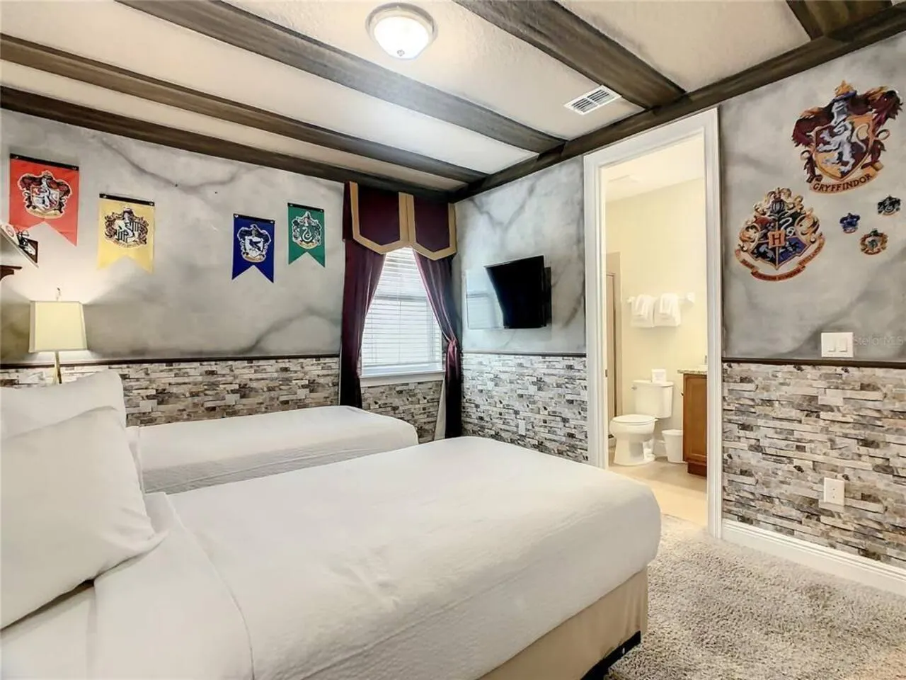 Encore Waterpark Access + FREE Pool Heat - Theater 9