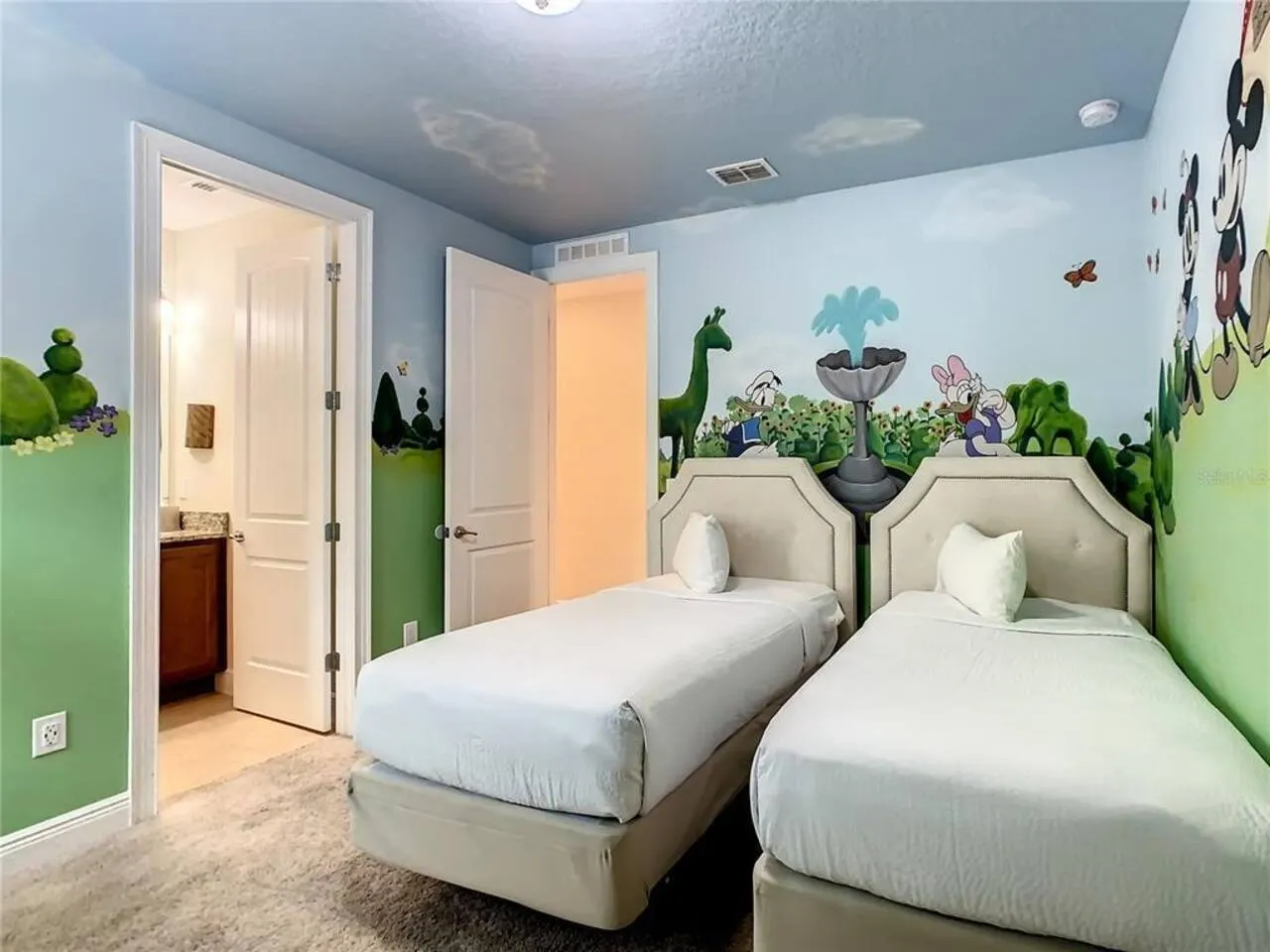 Encore Waterpark Access + FREE Pool Heat - Theater 13