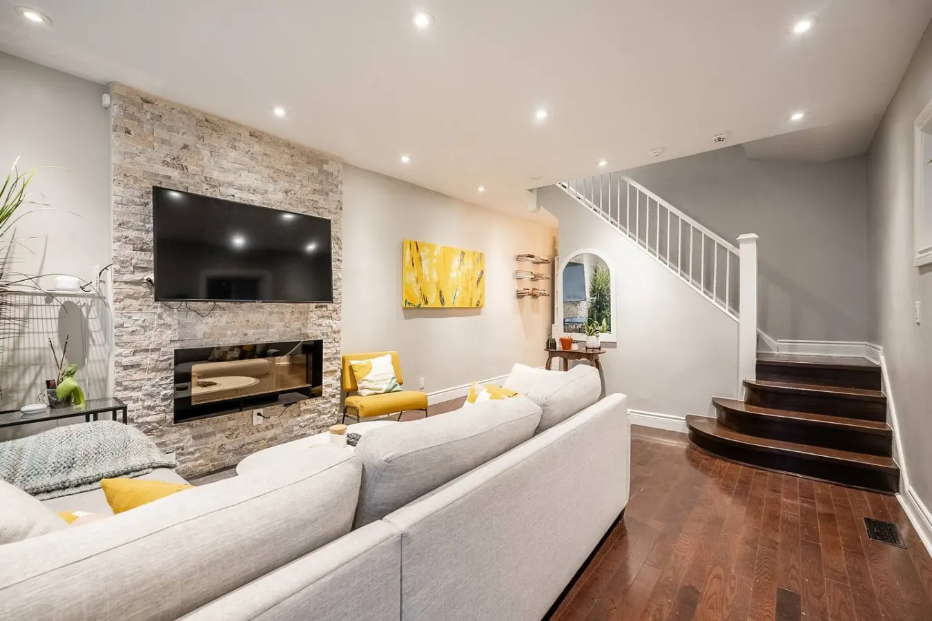 Spacious 2BR Retreat Workspace Sleeps 6 2