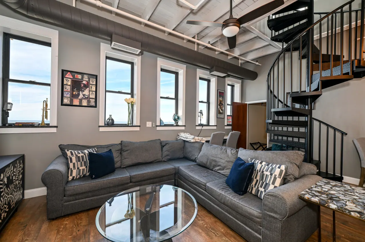 Condo Cleveland Downtown Loft - Lake Views w/Private Rooftop! 1