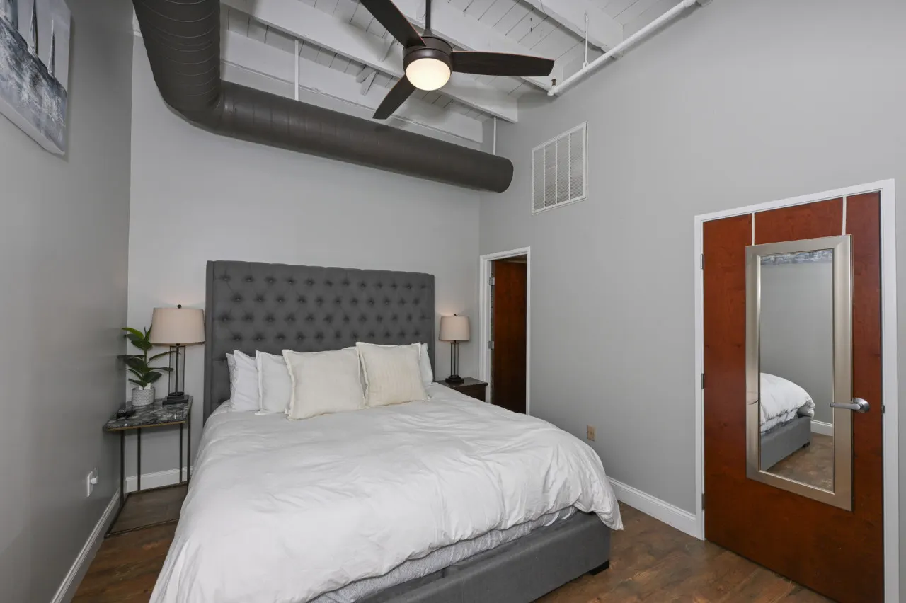 Condo Cleveland Downtown Loft - Lake Views w/Private Rooftop! 9
