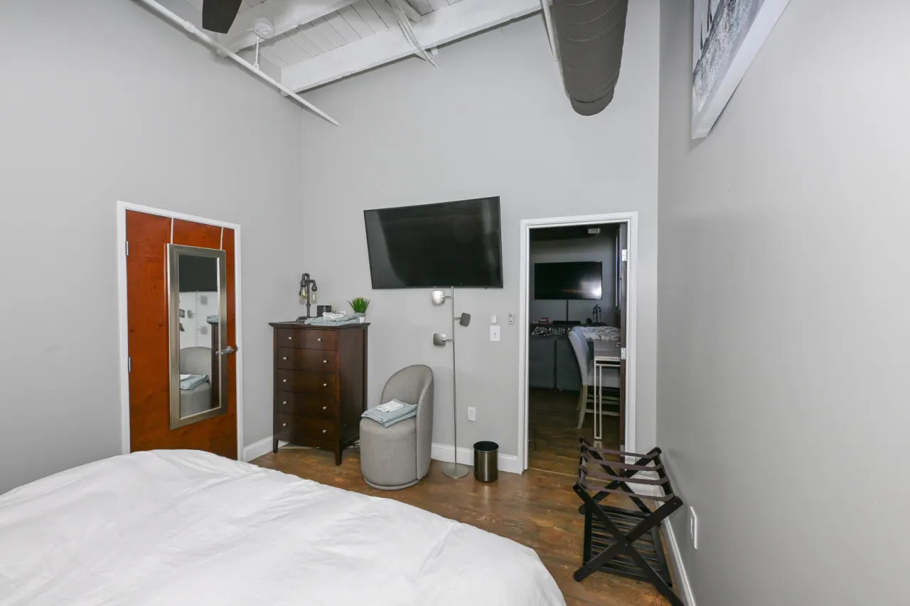 Condo Cleveland Downtown Loft - Lake Views w/Private Rooftop! 10
