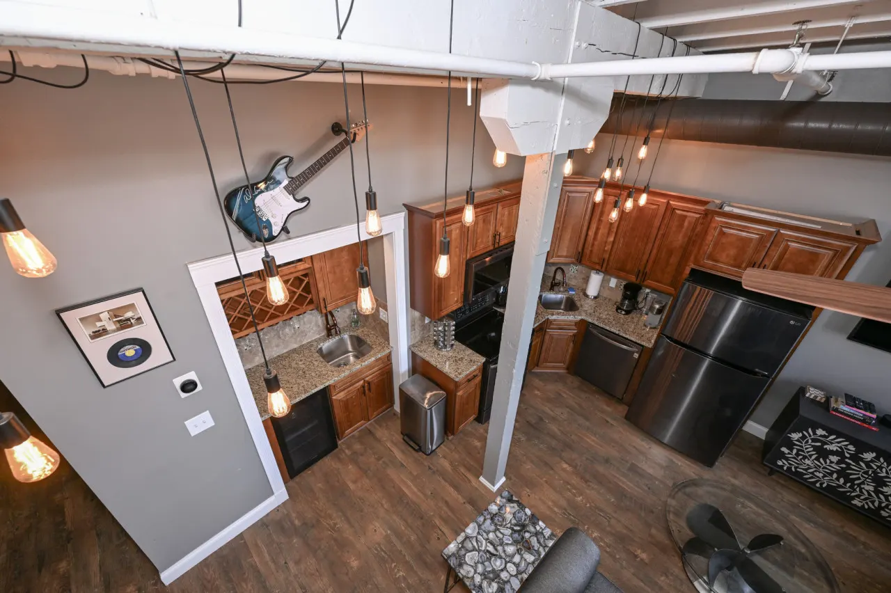 Condo Cleveland Downtown Loft - Lake Views w/Private Rooftop! 15