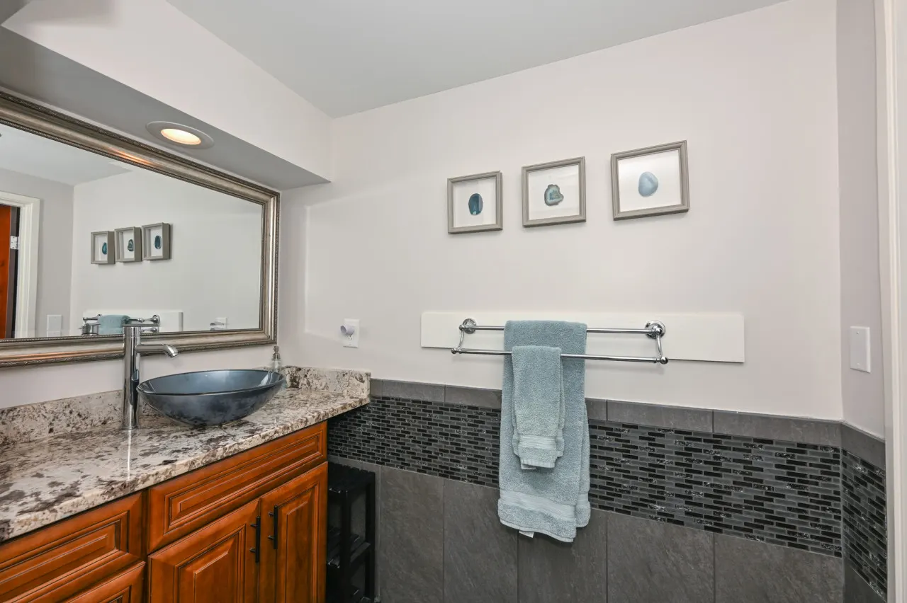 Condo Cleveland Downtown Loft - Lake Views w/Private Rooftop! 19