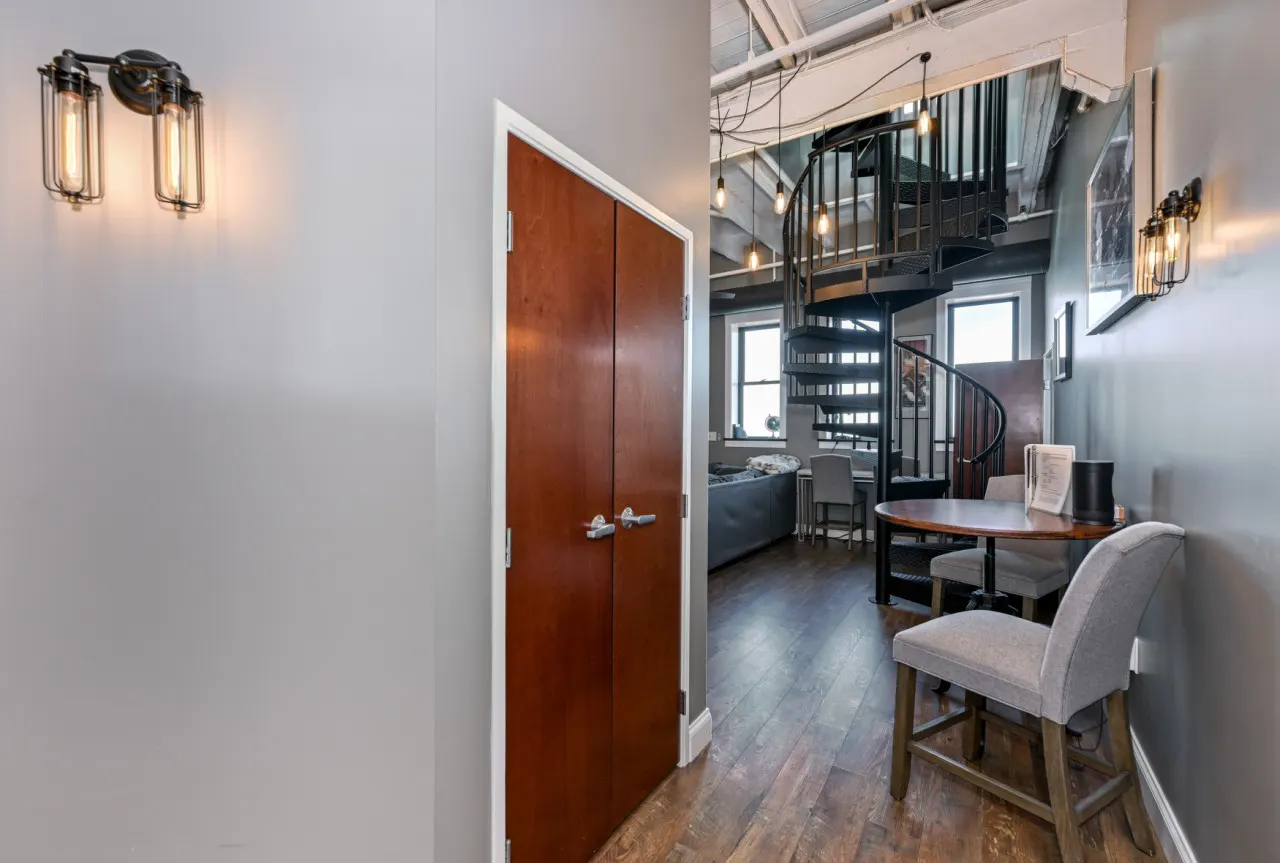 Condo Cleveland Downtown Loft - Lake Views w/Private Rooftop! 5