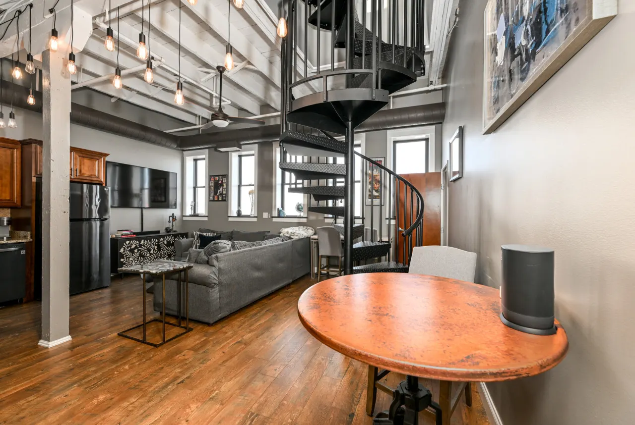 Condo Cleveland Downtown Loft - Lake Views w/Private Rooftop! 8