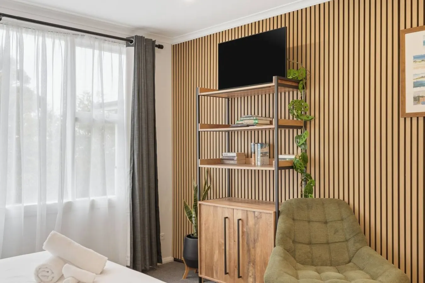 Airport Studio Retreat 7