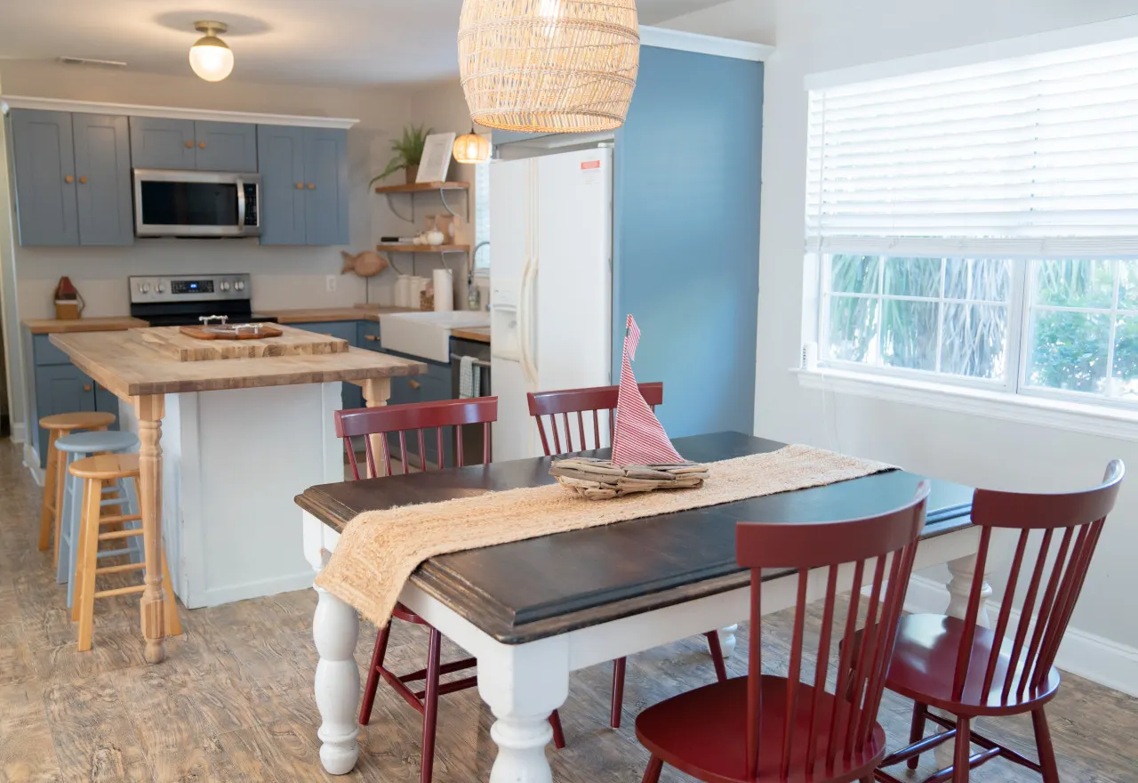 Beach Haven- 4 Bed 3 Bath (Lower Unit) Half Block to Beach — photo 3