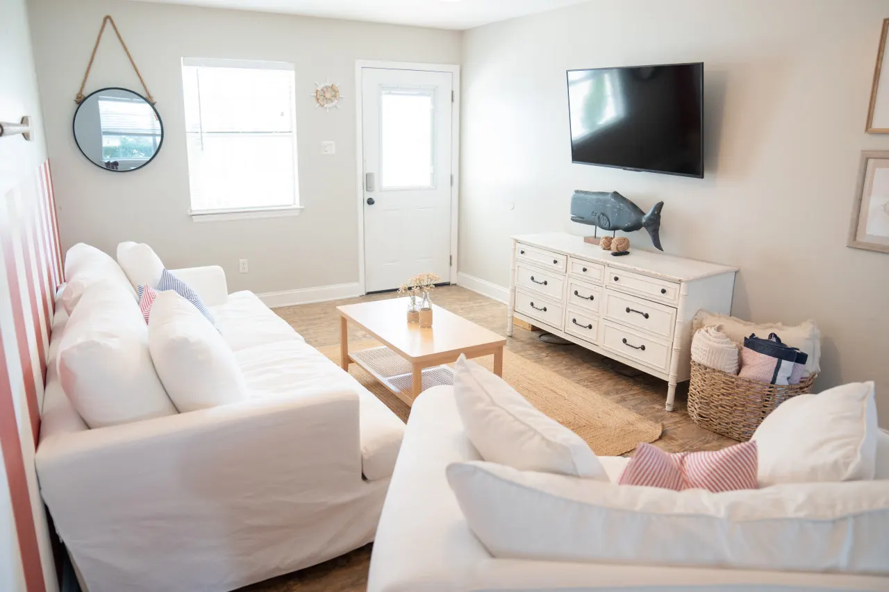 Beach Haven- 4 Bed 3 Bath (Lower Unit) Half Block to Beach — photo 4