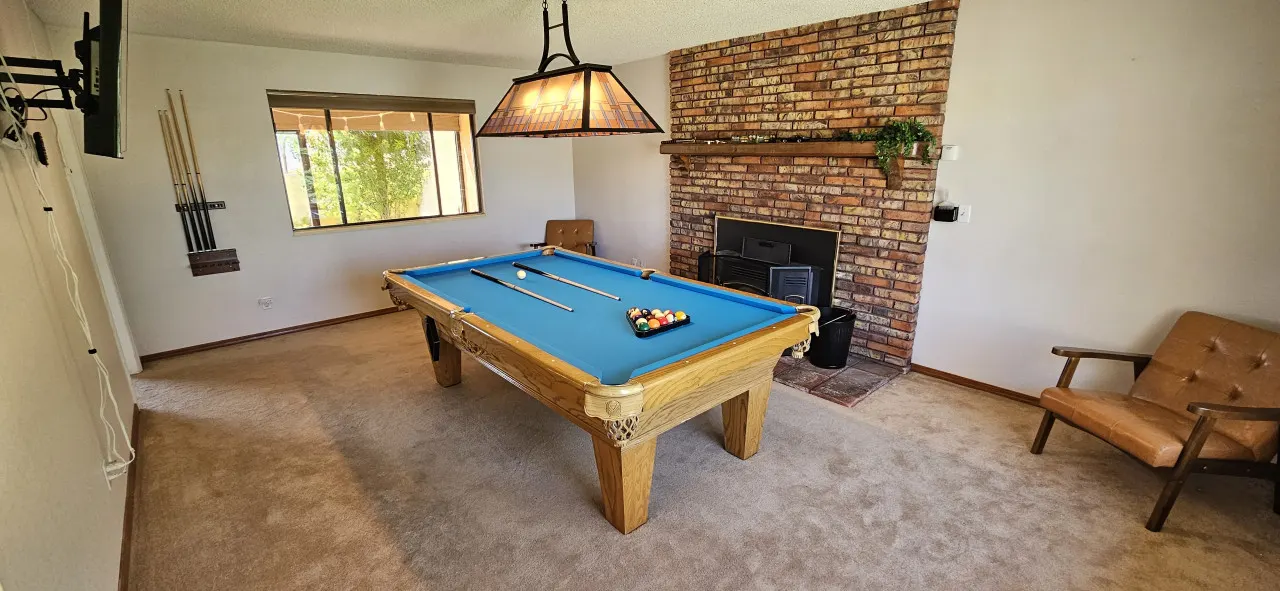 Cliff House, Views, Hot Tub, 4BR, Sleeps 16, Boat Parking, Kayaks, SUPs, Brkfst, Pool Table, Fire Pit, Golf, Air Hockey 2