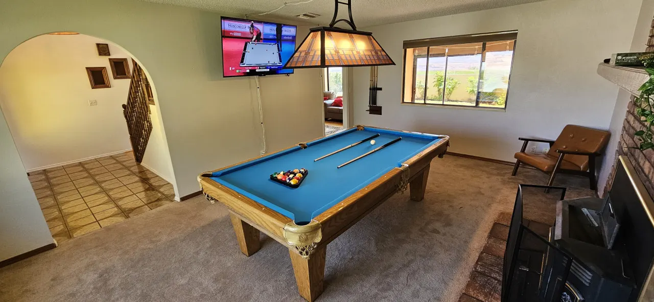 Cliff House, Views, Hot Tub, 4BR, Sleeps 16, Boat Parking, Kayaks, SUPs, Brkfst, Pool Table, Fire Pit, Golf, Air Hockey 10