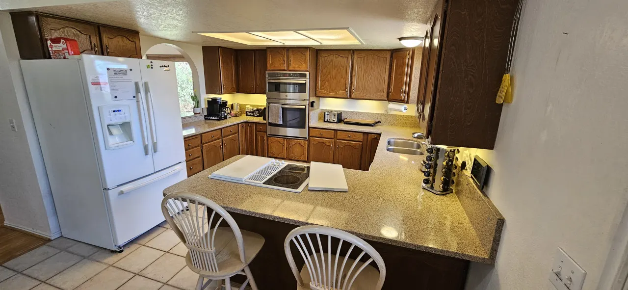 Cliff House, Views, Hot Tub, 4BR, Sleeps 16, Boat Parking, Kayaks, SUPs, Brkfst, Pool Table, Fire Pit, Golf, Air Hockey 15