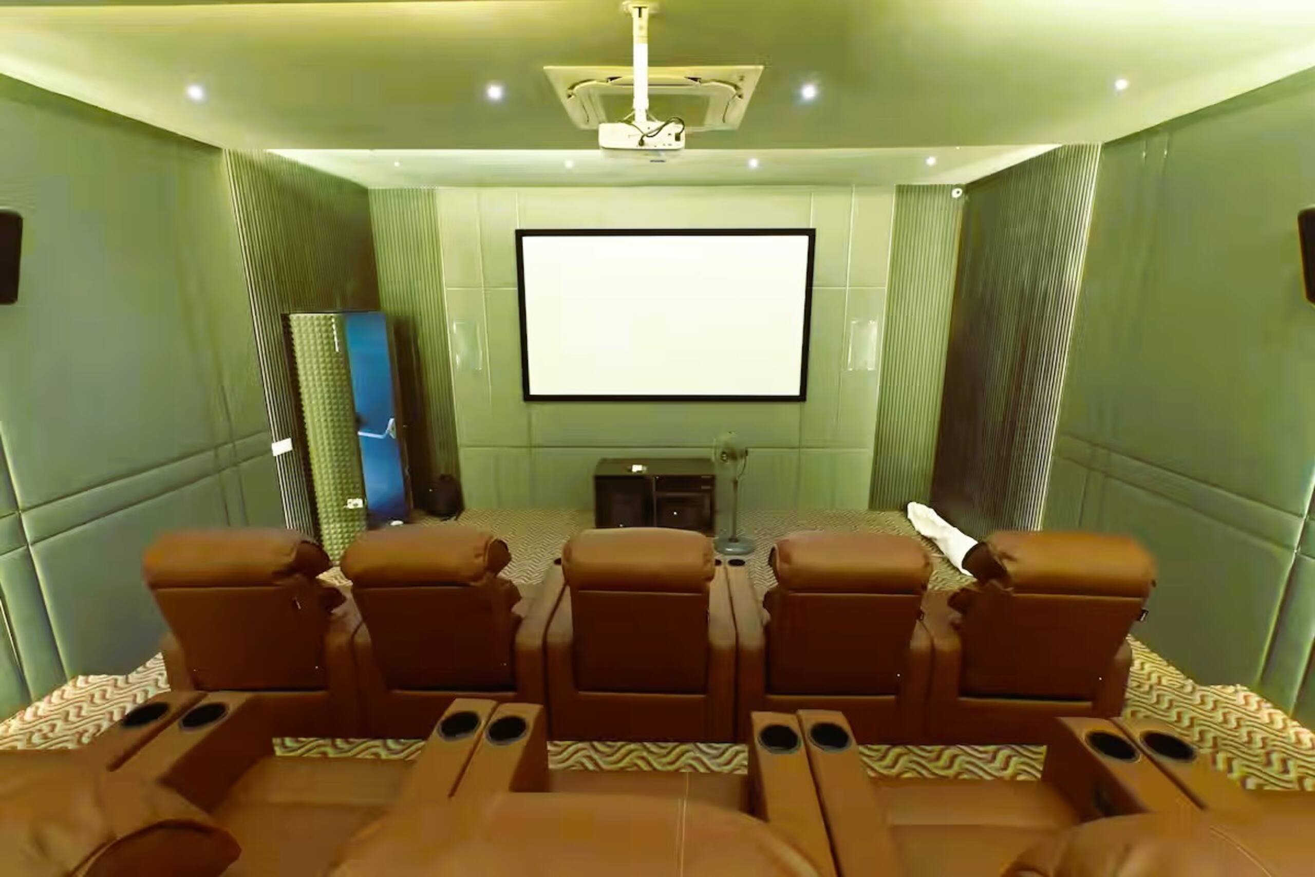 The Barrum - Luxe Studio Apartment in Solan 33