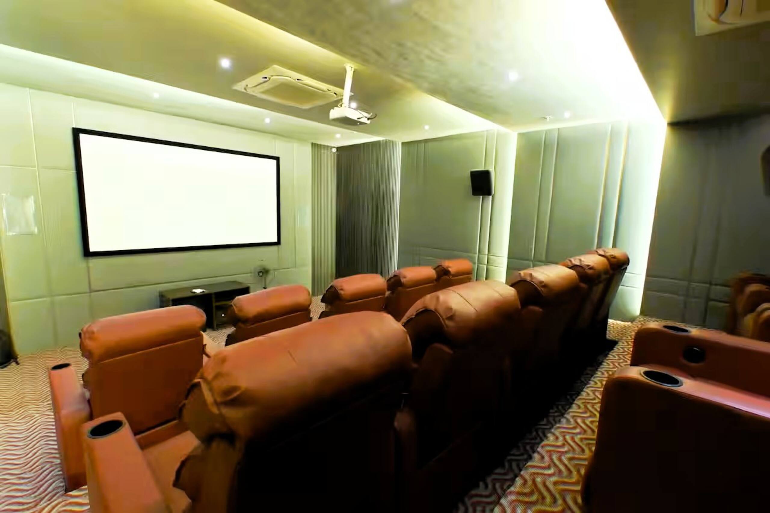 The Barrum - Luxe Studio Apartment in Solan 34