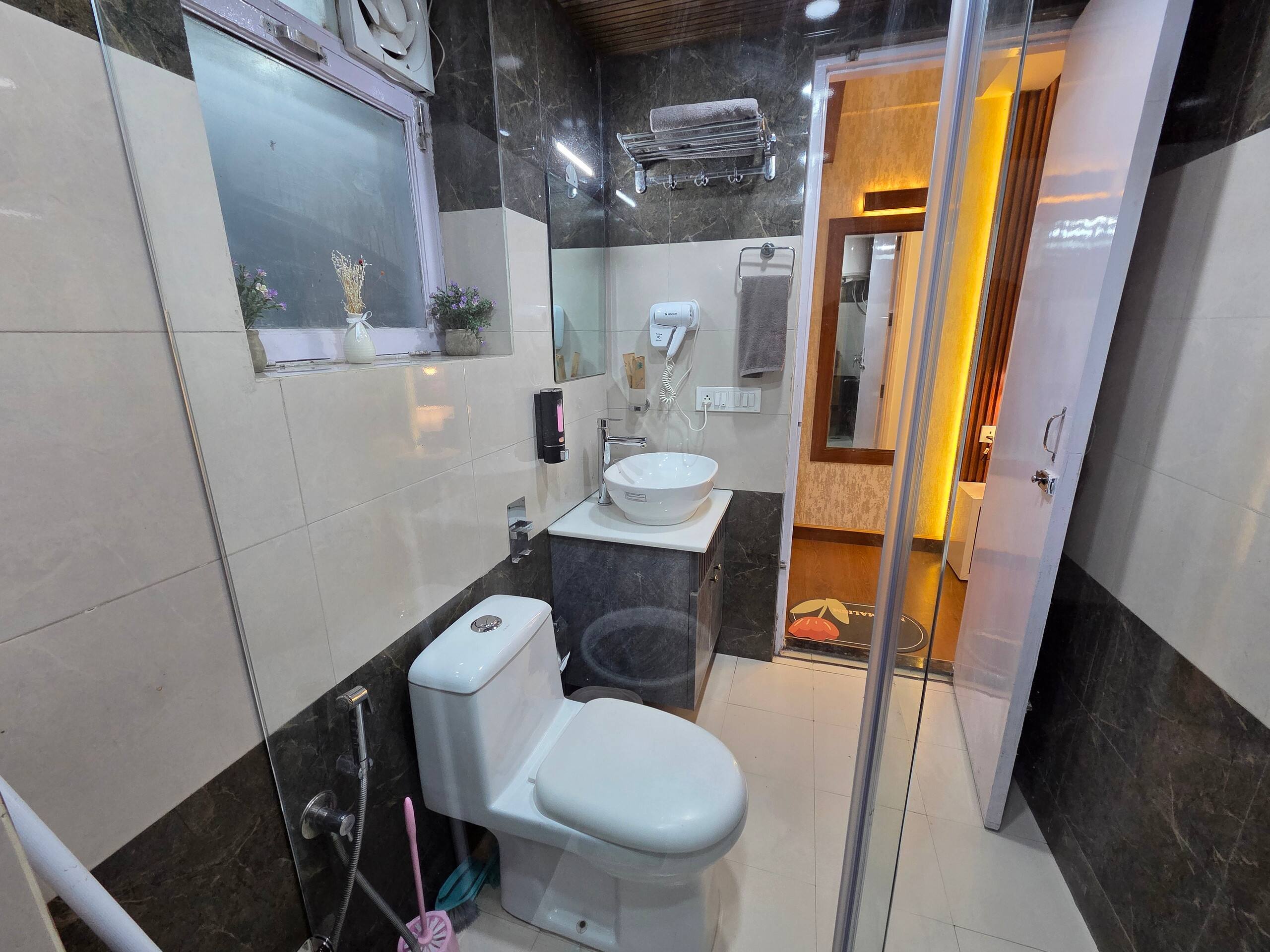 The Barrum - Luxe Studio Apartment in Solan 14