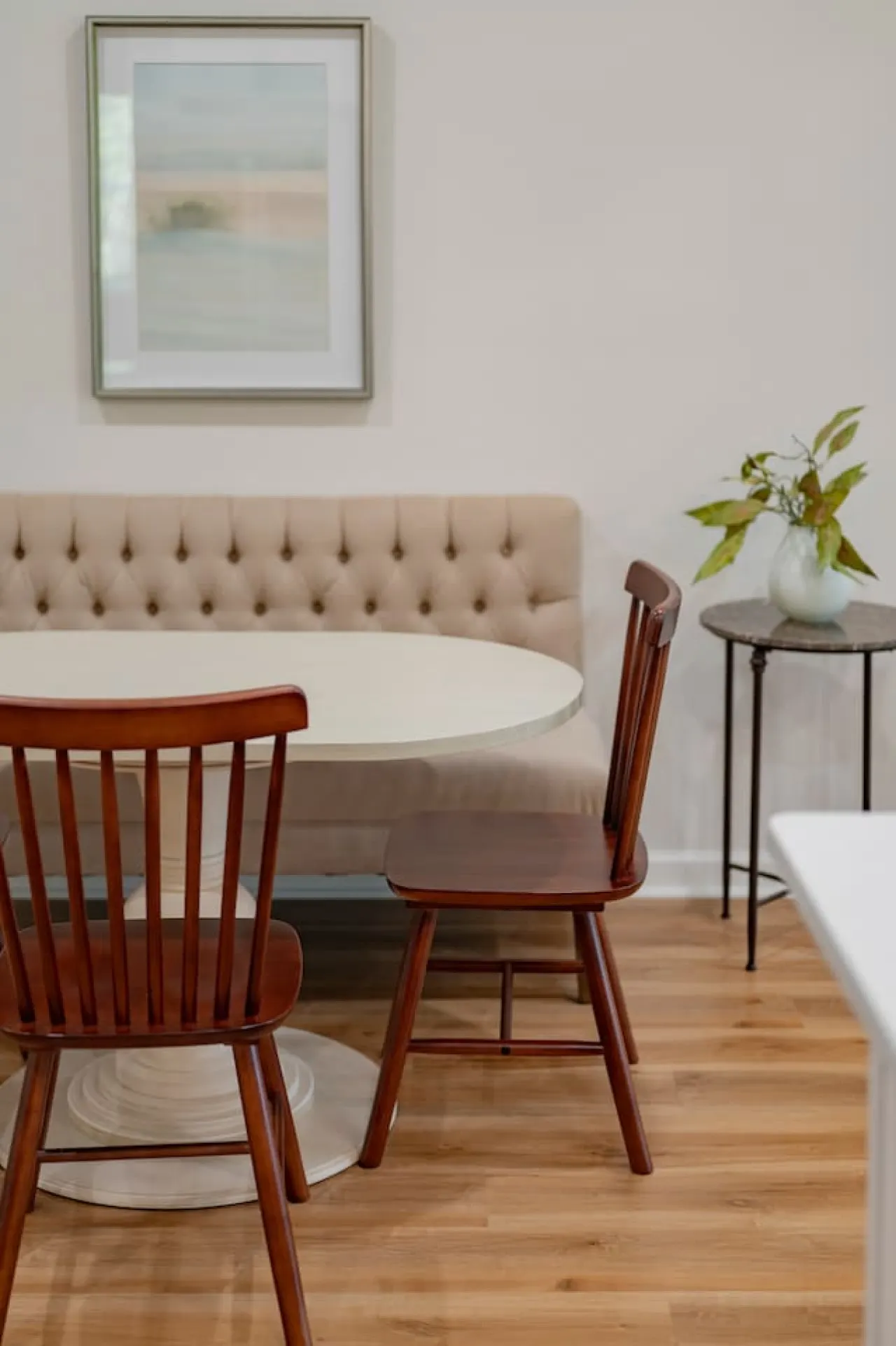 Modern 2BR Condo *Near LU* Wi-Fi & Smart TVs 17