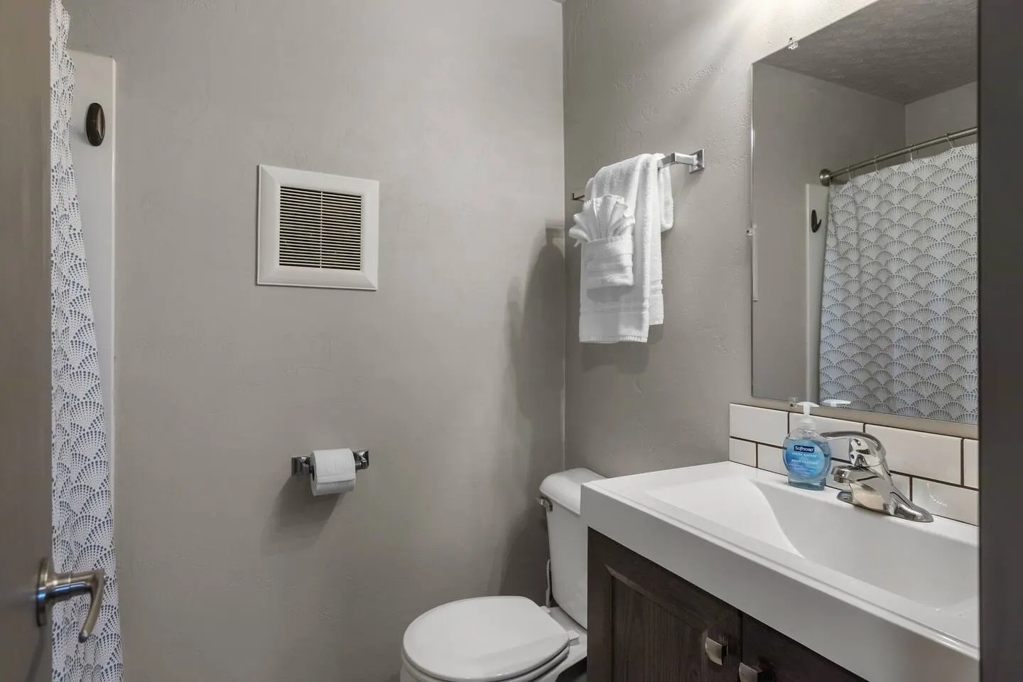 Appleton 2BR w/ Garage Fully Equipped 12