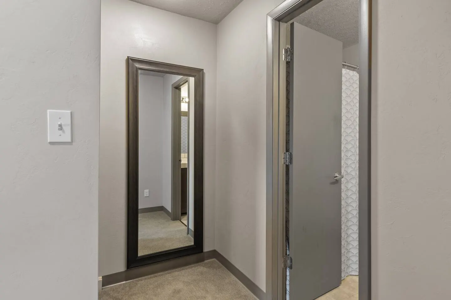 Appleton 2BR w/ Garage Fully Equipped 15