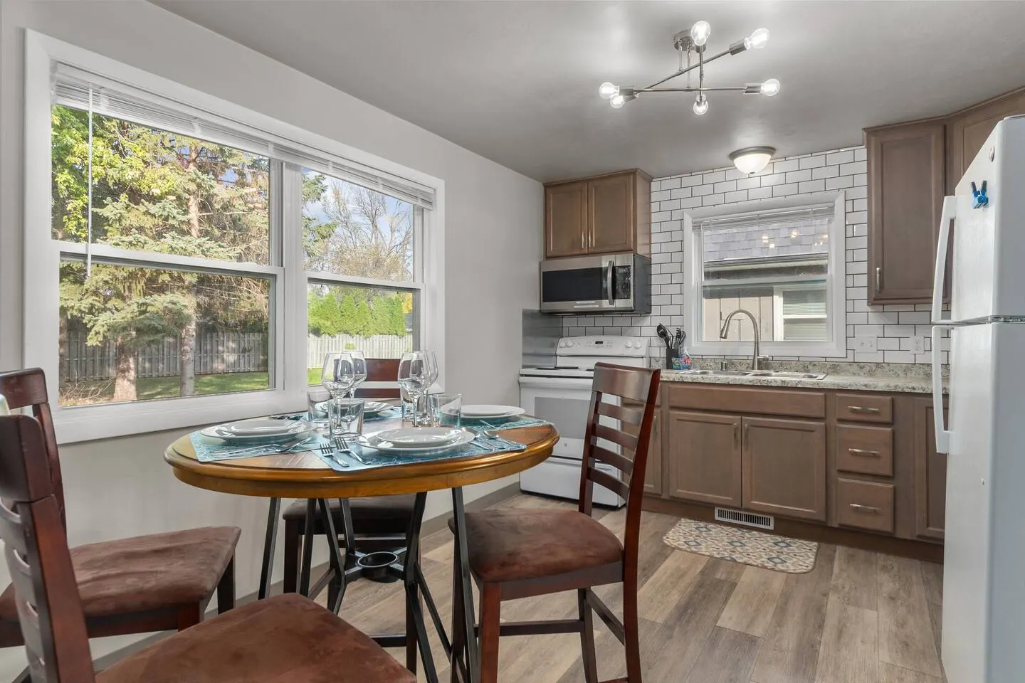 Appleton 2BR w/ Garage Fully Equipped 4