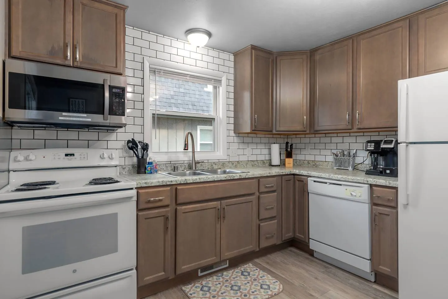 Appleton 2BR w/ Garage Fully Equipped 6