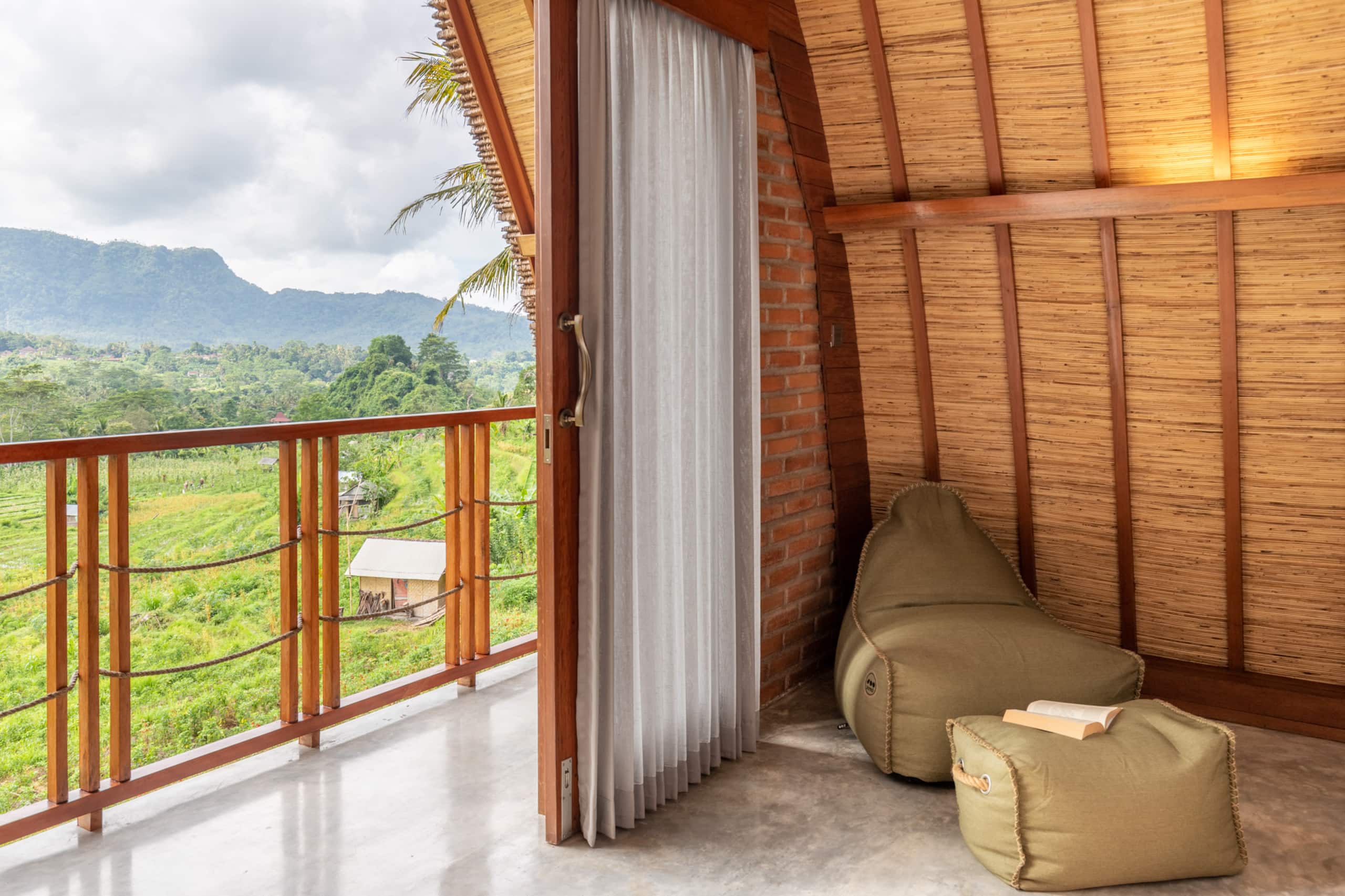 Like living in a romantic Balinese painting 12