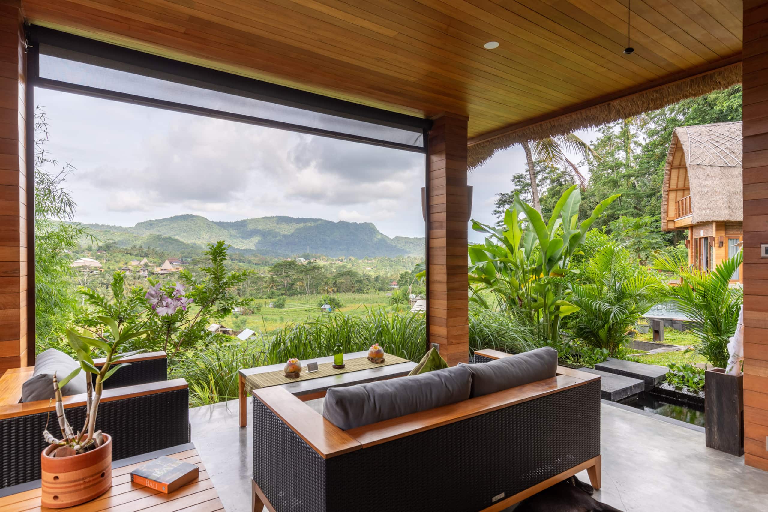 Like living in a romantic Balinese painting 19