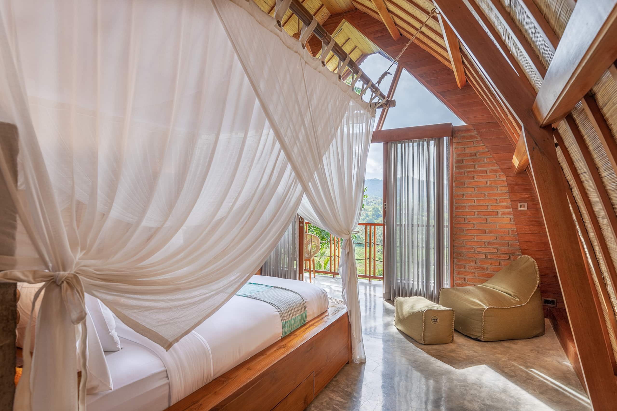 Like living in a romantic Balinese painting 9