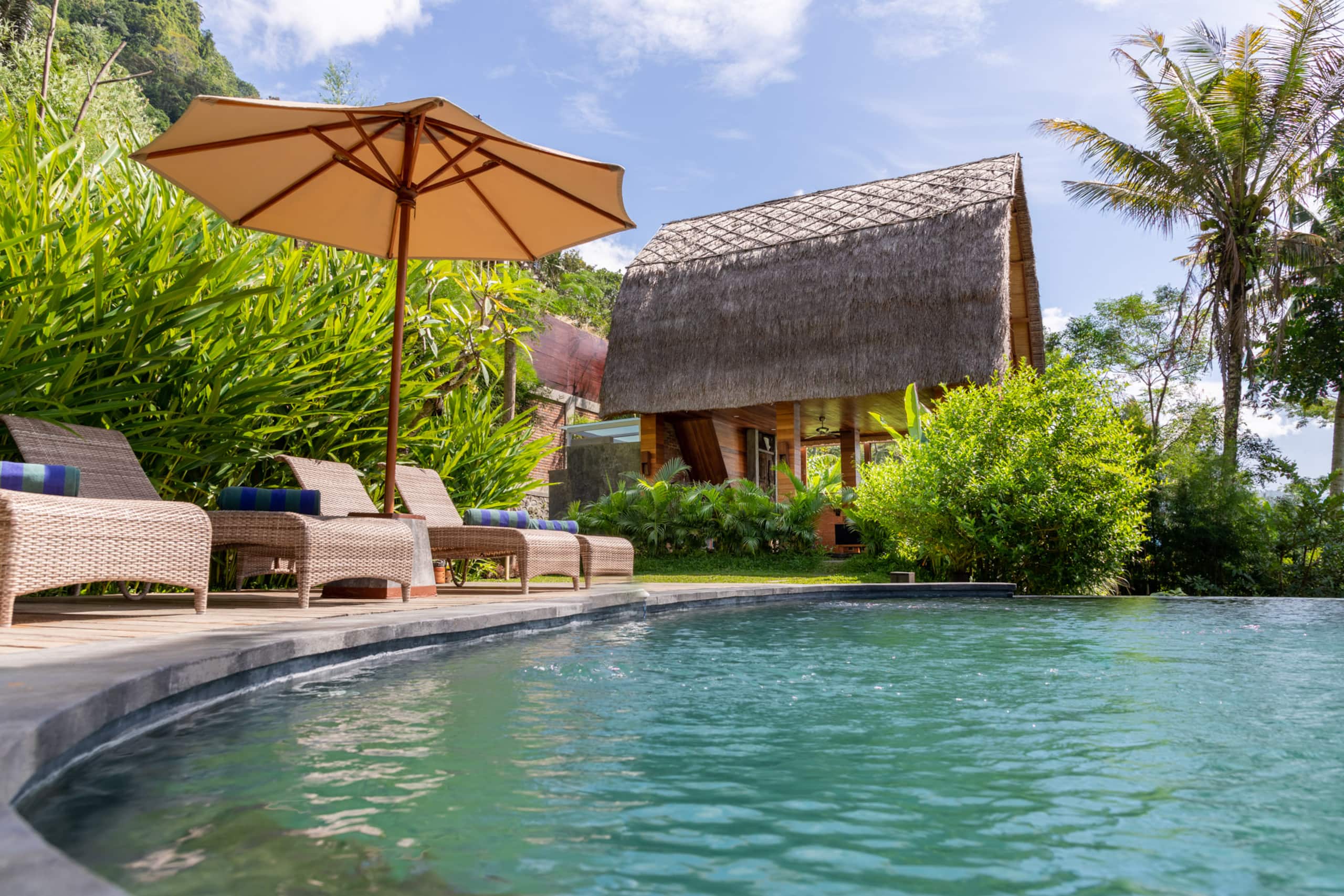 Like living in a romantic Balinese painting 17