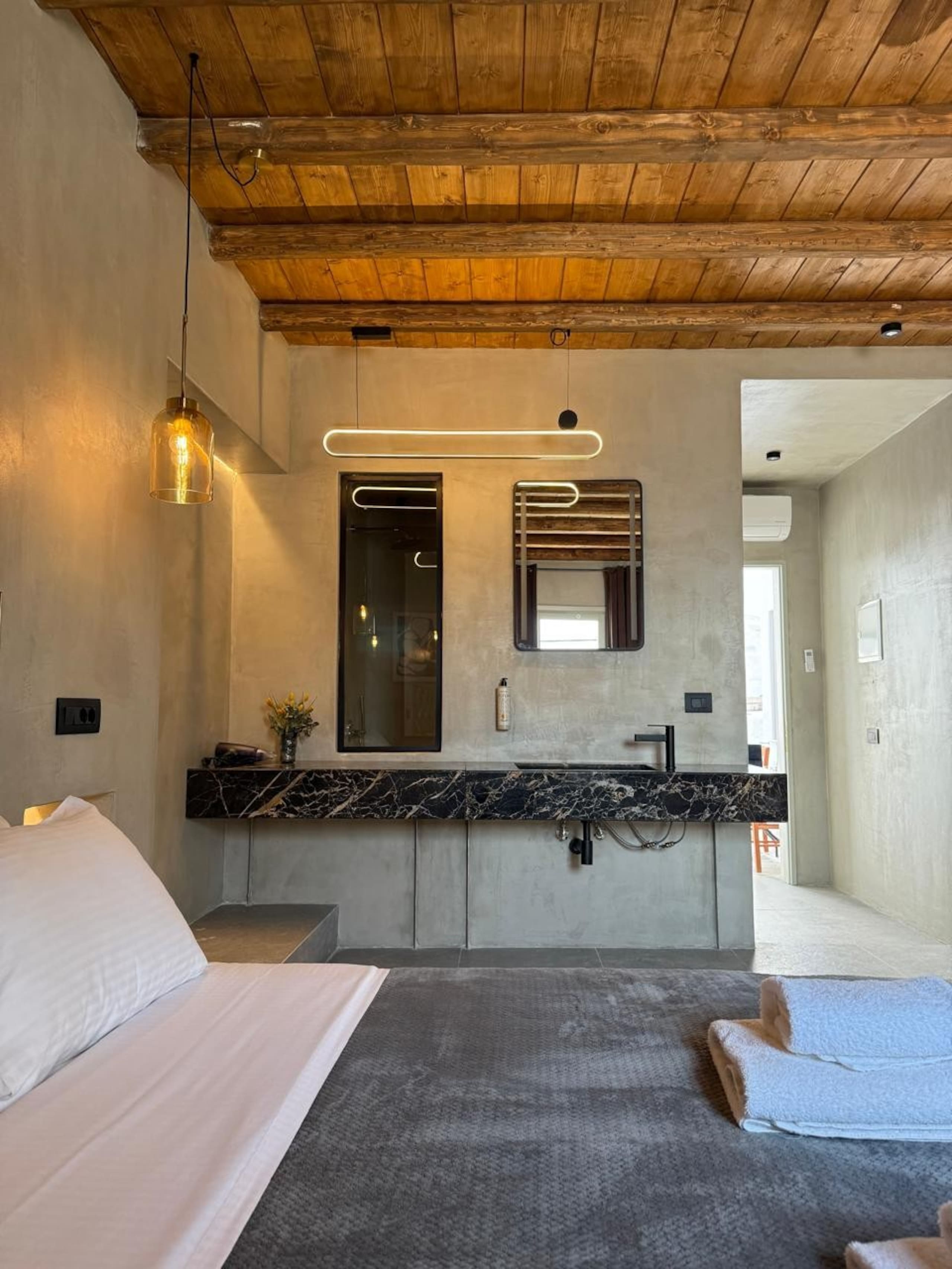 Central Suite \ 6