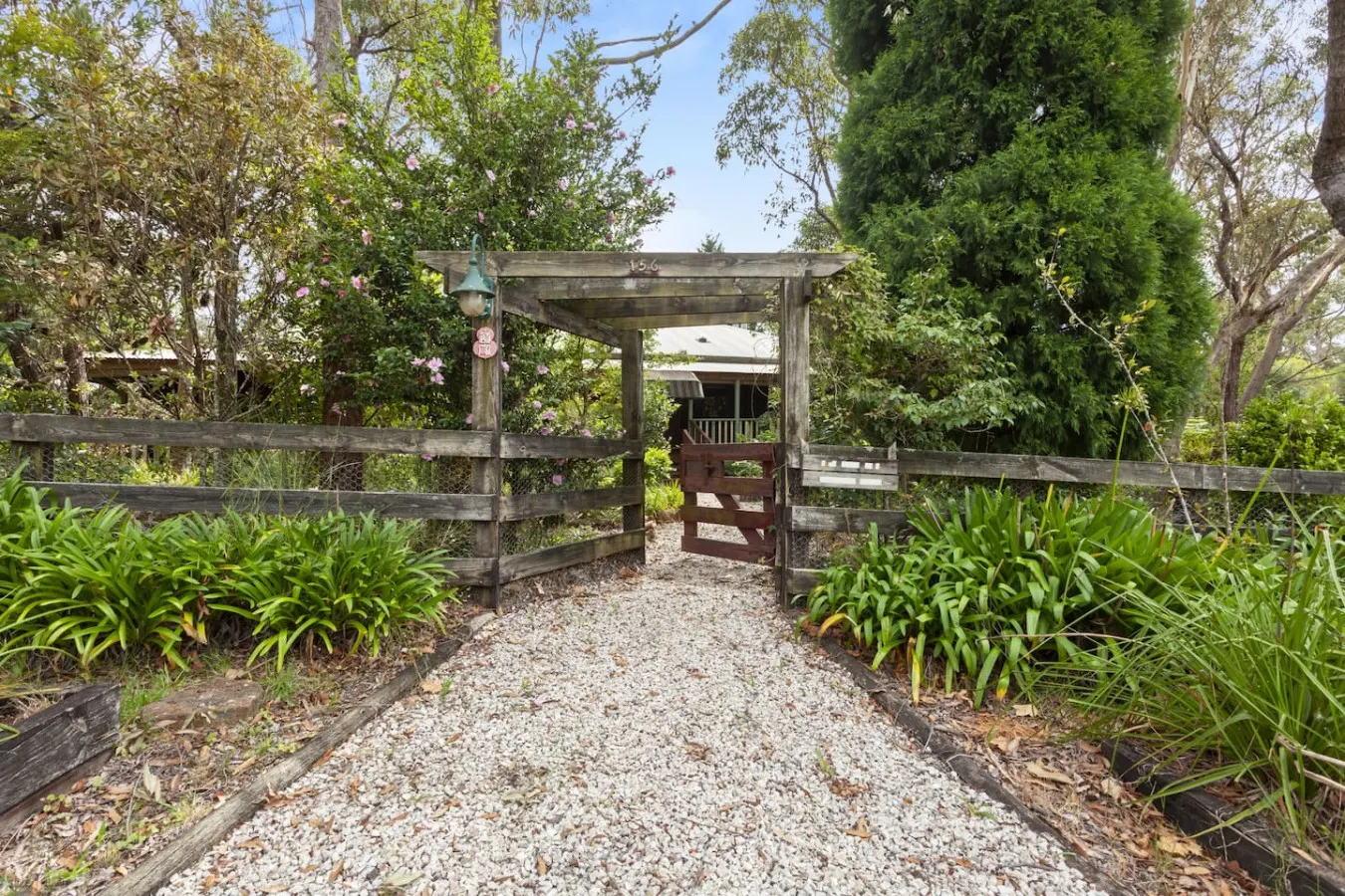 Carmelia-Garden View Haven for Families & Friends 5