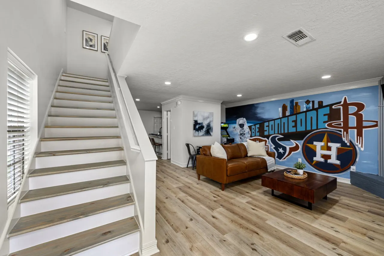 Montrose 2BR Townhome, Sleeps 9, Walk to Dining - Houston, TX 7