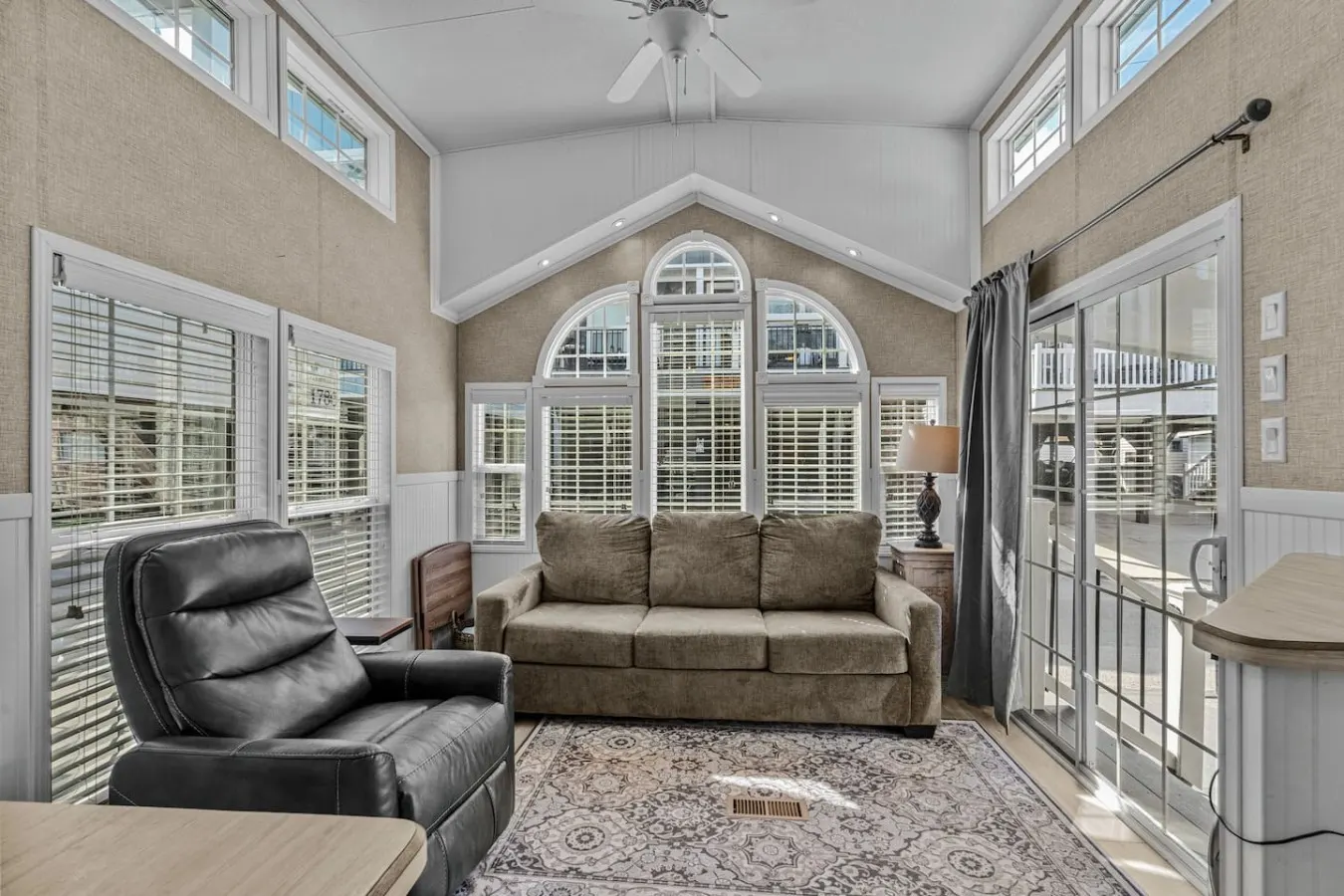 Ocean Lakes Getaway Beach Access & Outdoor TV 13