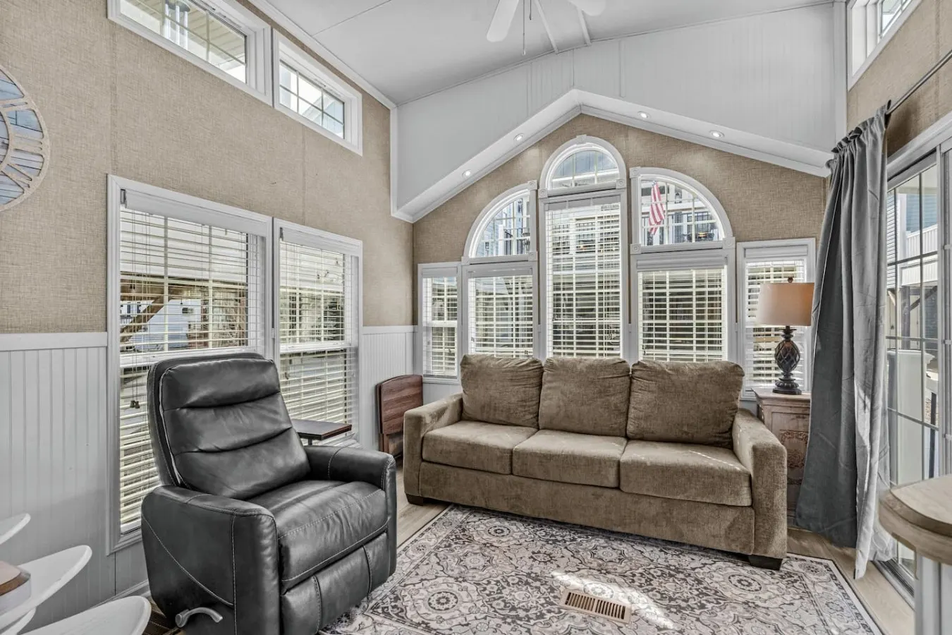 Ocean Lakes Getaway Beach Access & Outdoor TV 14