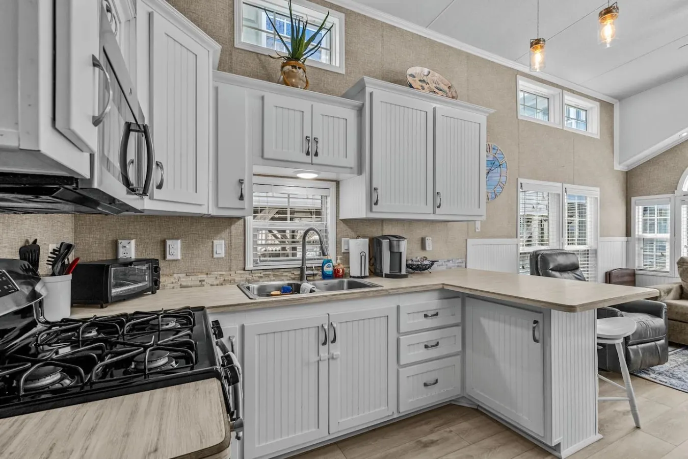 Ocean Lakes Getaway Beach Access & Outdoor TV 17