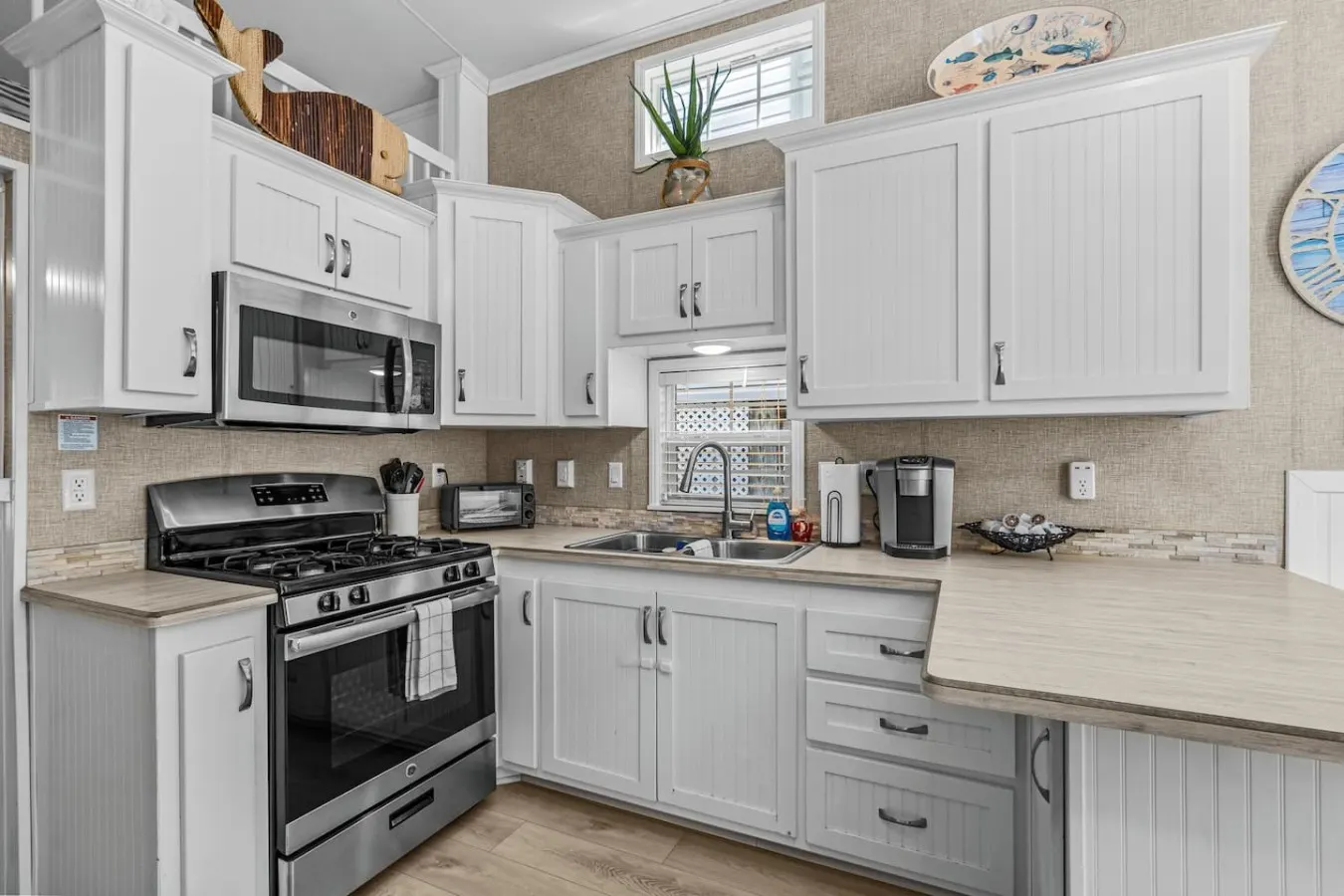 Ocean Lakes Getaway Beach Access & Outdoor TV 3