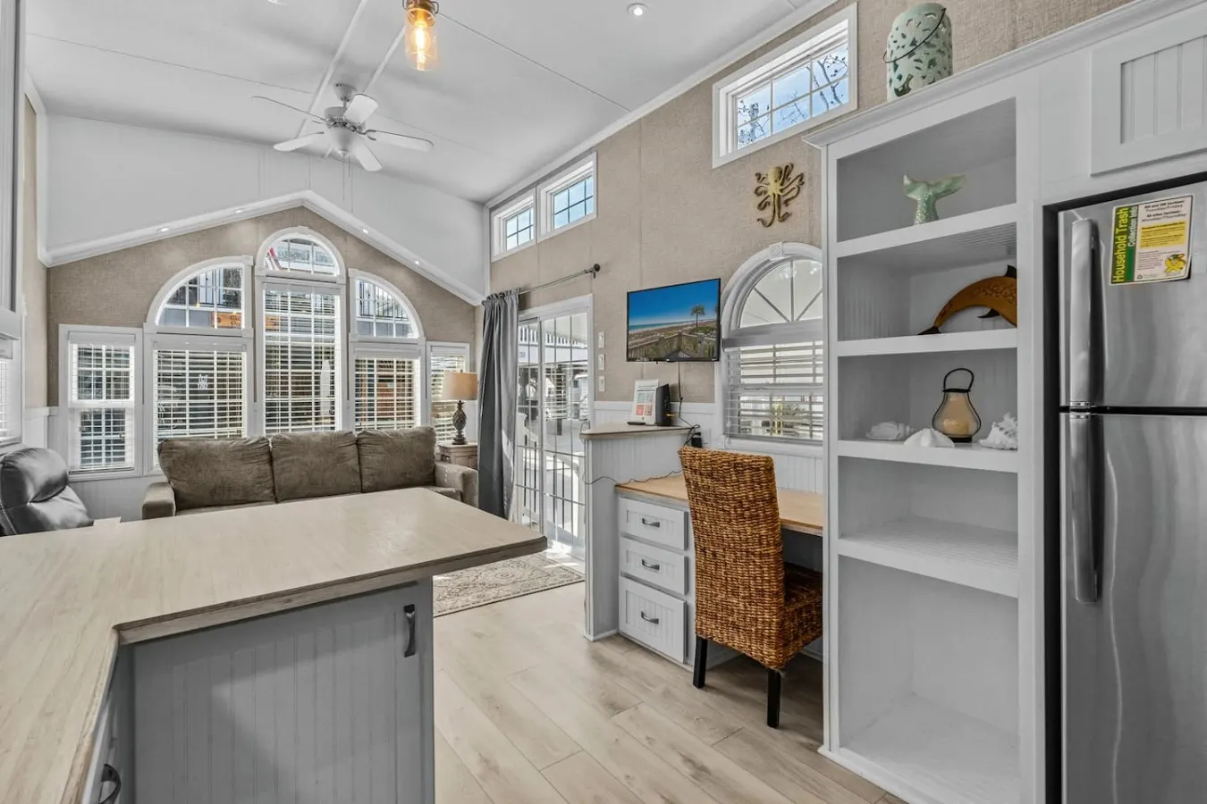 Ocean Lakes Getaway Beach Access & Outdoor TV 6
