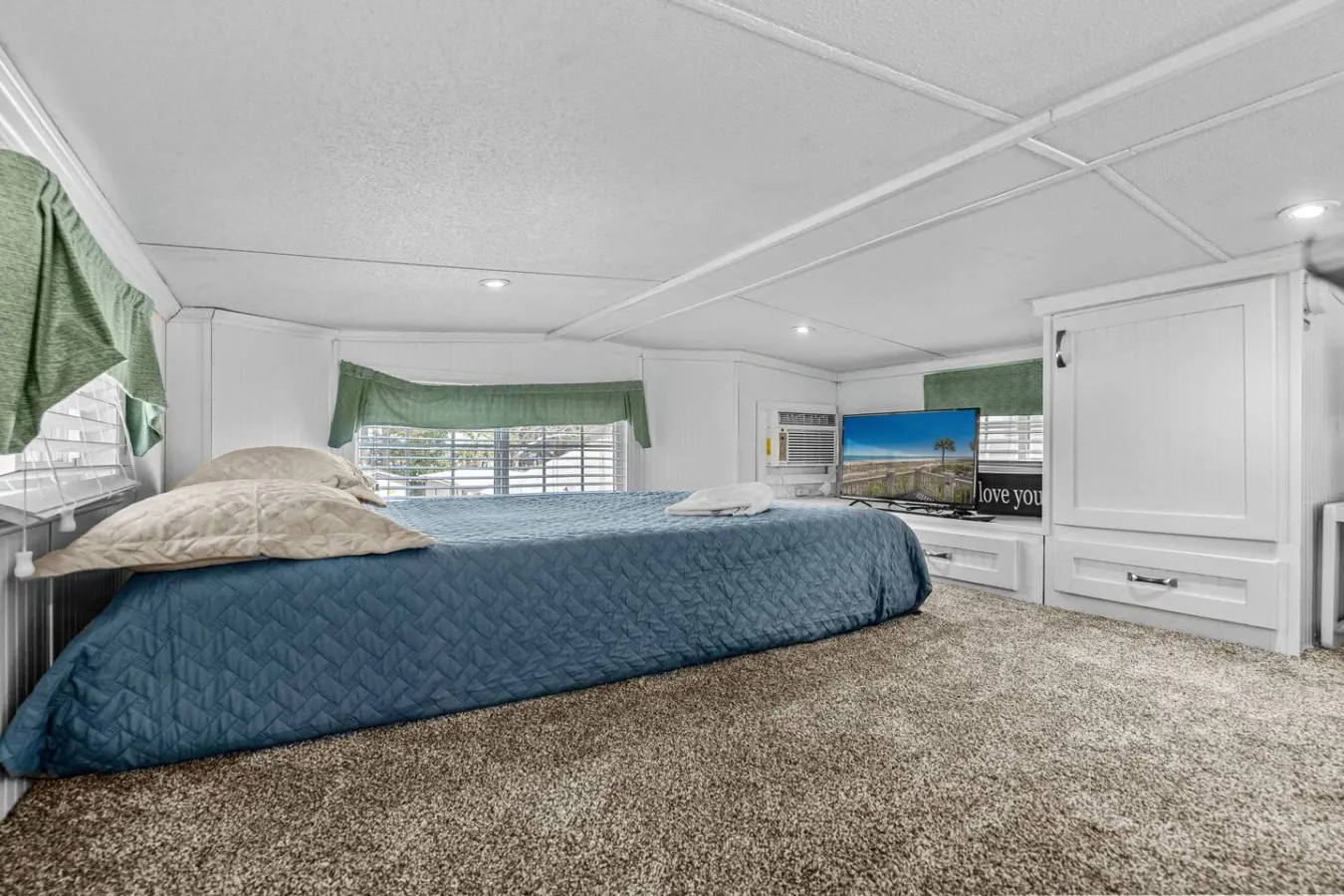 Ocean Lakes Getaway Beach Access & Outdoor TV 7