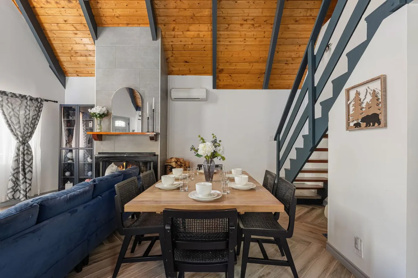 Cozy Bear Cabin, Near Slopes w/ EV charger, Deck 12