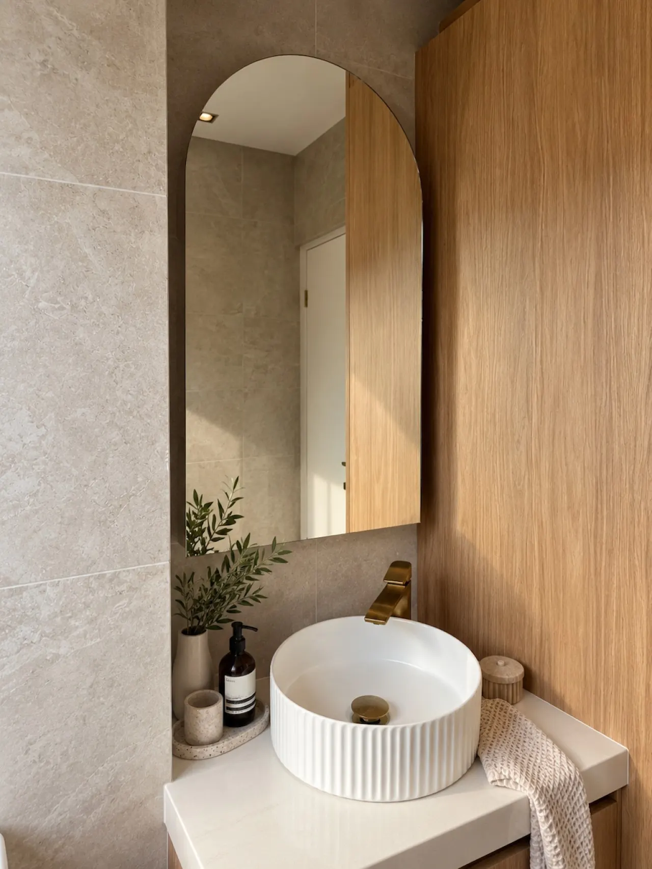 Sea Breeze Vaucluse - A Contemporary Top Floor Retreat 12