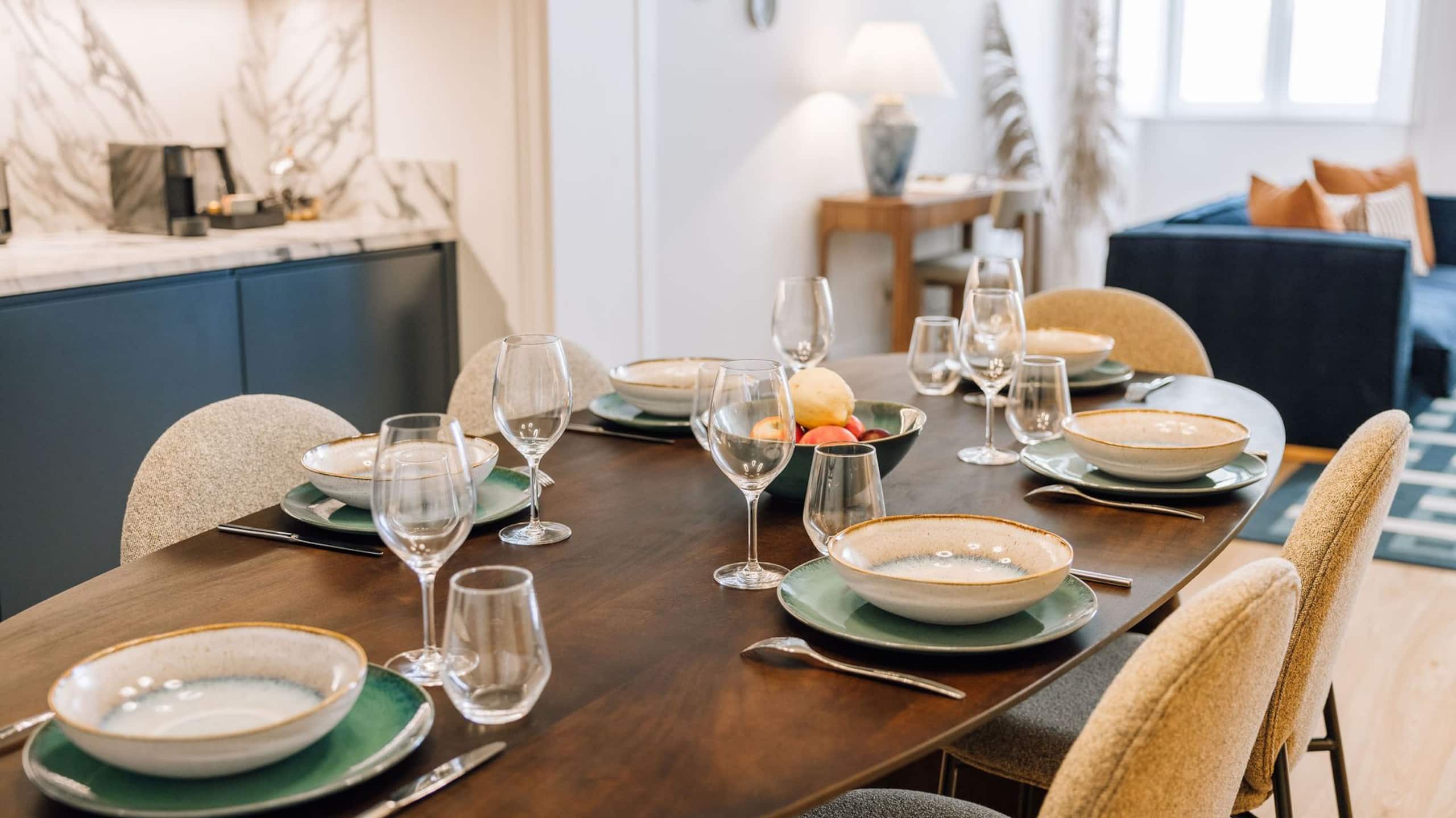 Luxury 3 Bedroom Flat by Ando - Premium Location 11